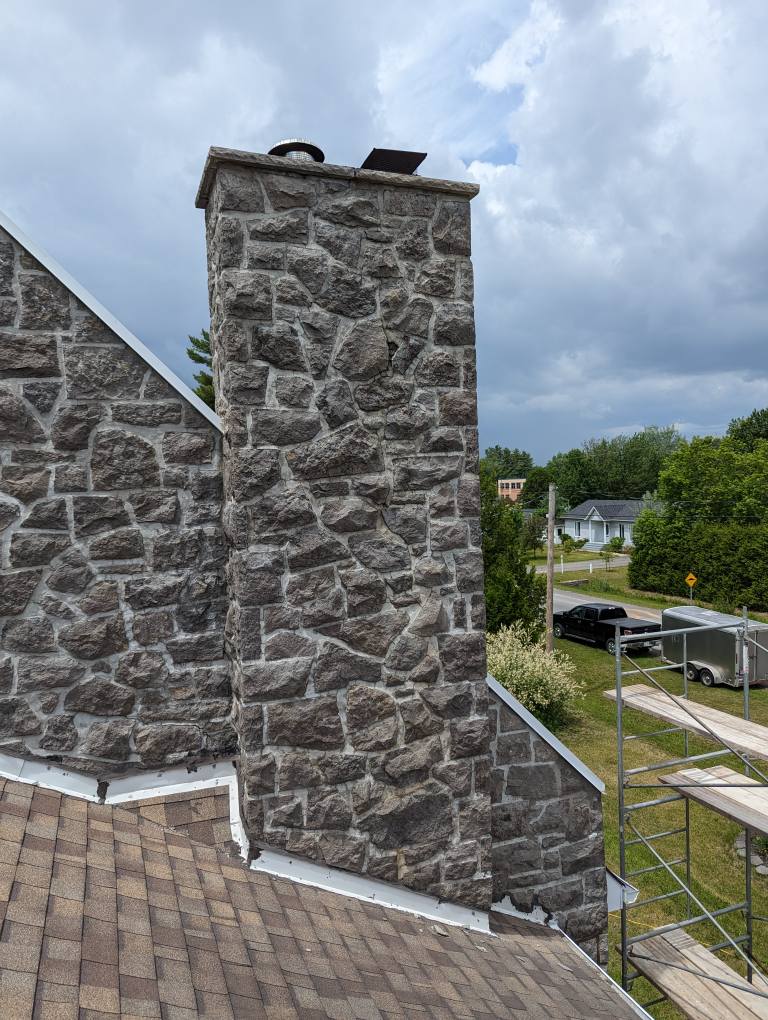 Rénovation cheminée en pierre